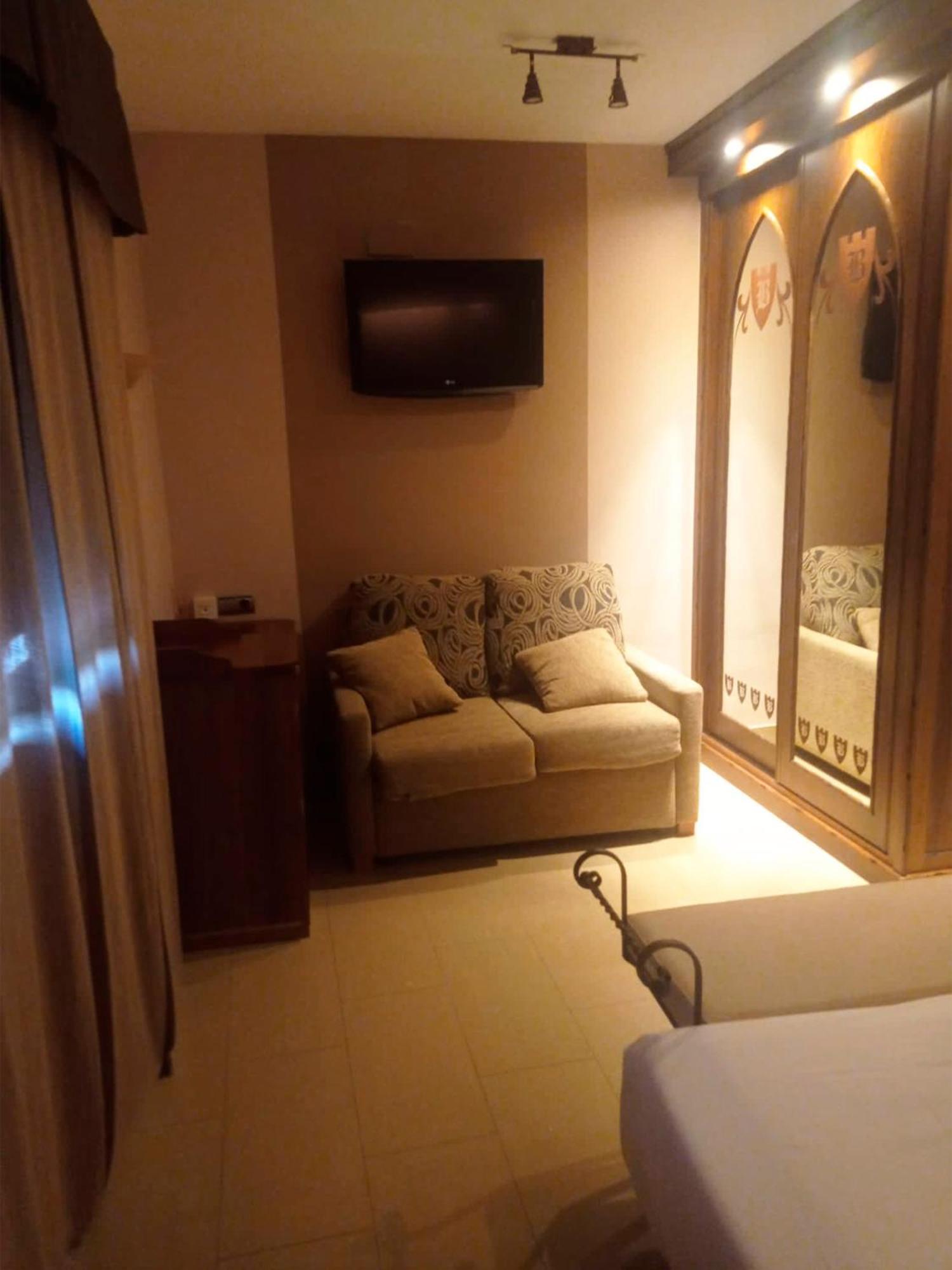 Hotel La Brasa Vélez de Benaudalla المظهر الخارجي الصورة